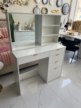 Bella makeup Vanity