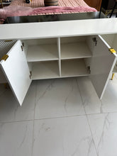 White Whisper Console
