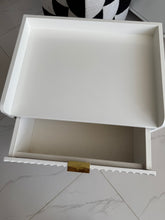 Saphina Side Table 01
