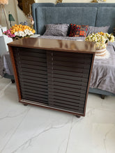 Mini Alcantara shoerack