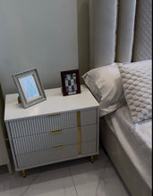 Joe Off white Bed set