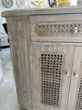 Antique White Chester