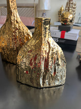 Gold Textured Vase 01