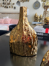 Gold Textured Vase 01