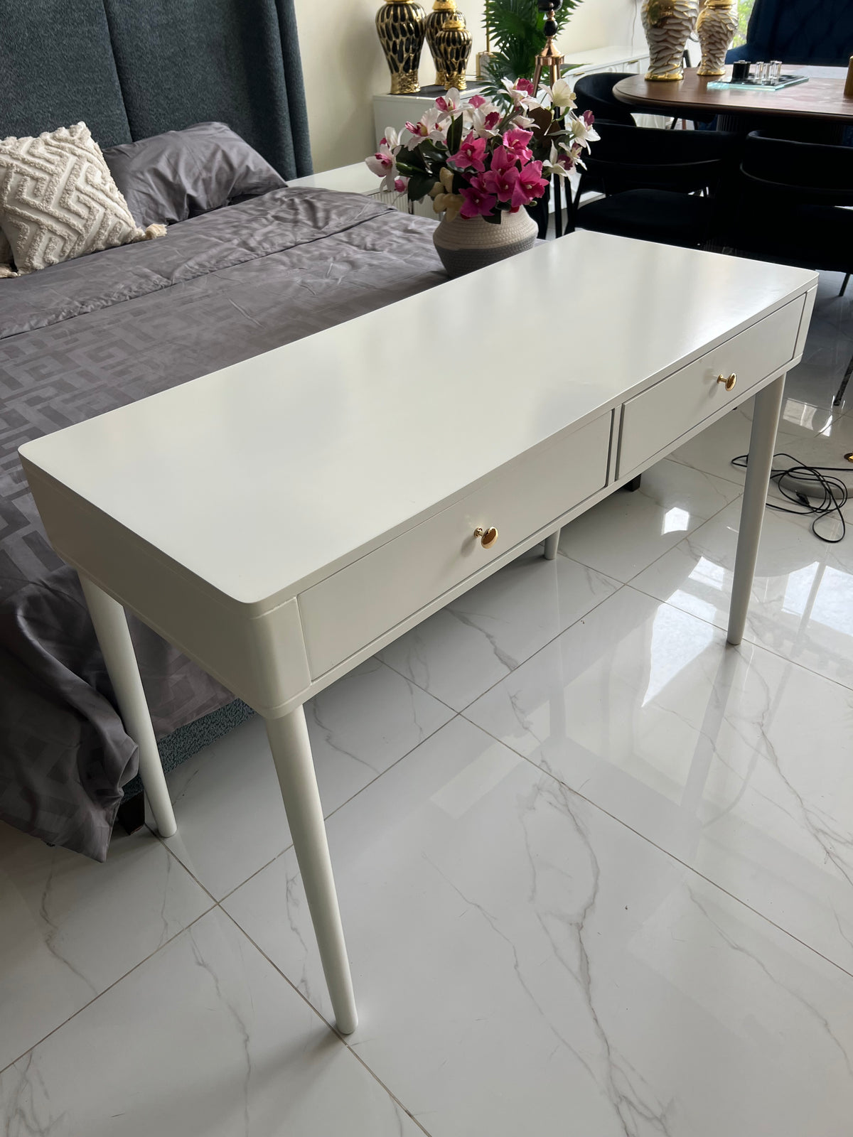 Astor Study Table