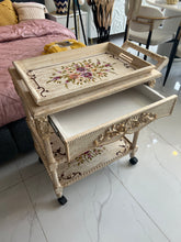 Hand painted trolley 04