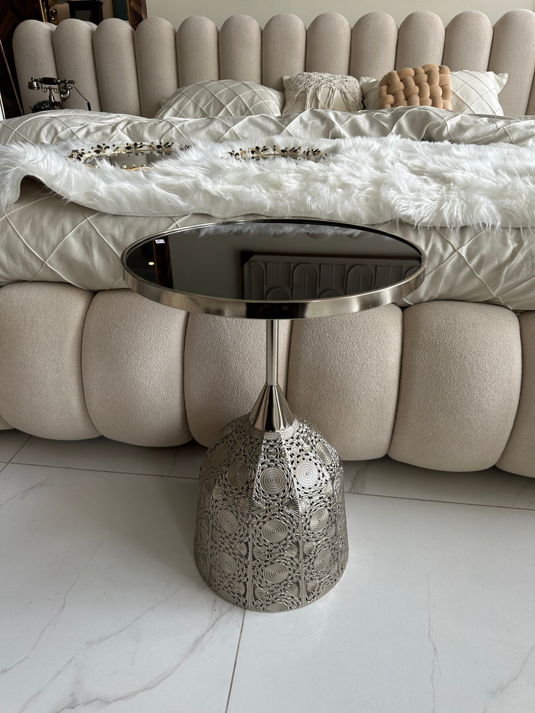 Royal Table in Silver