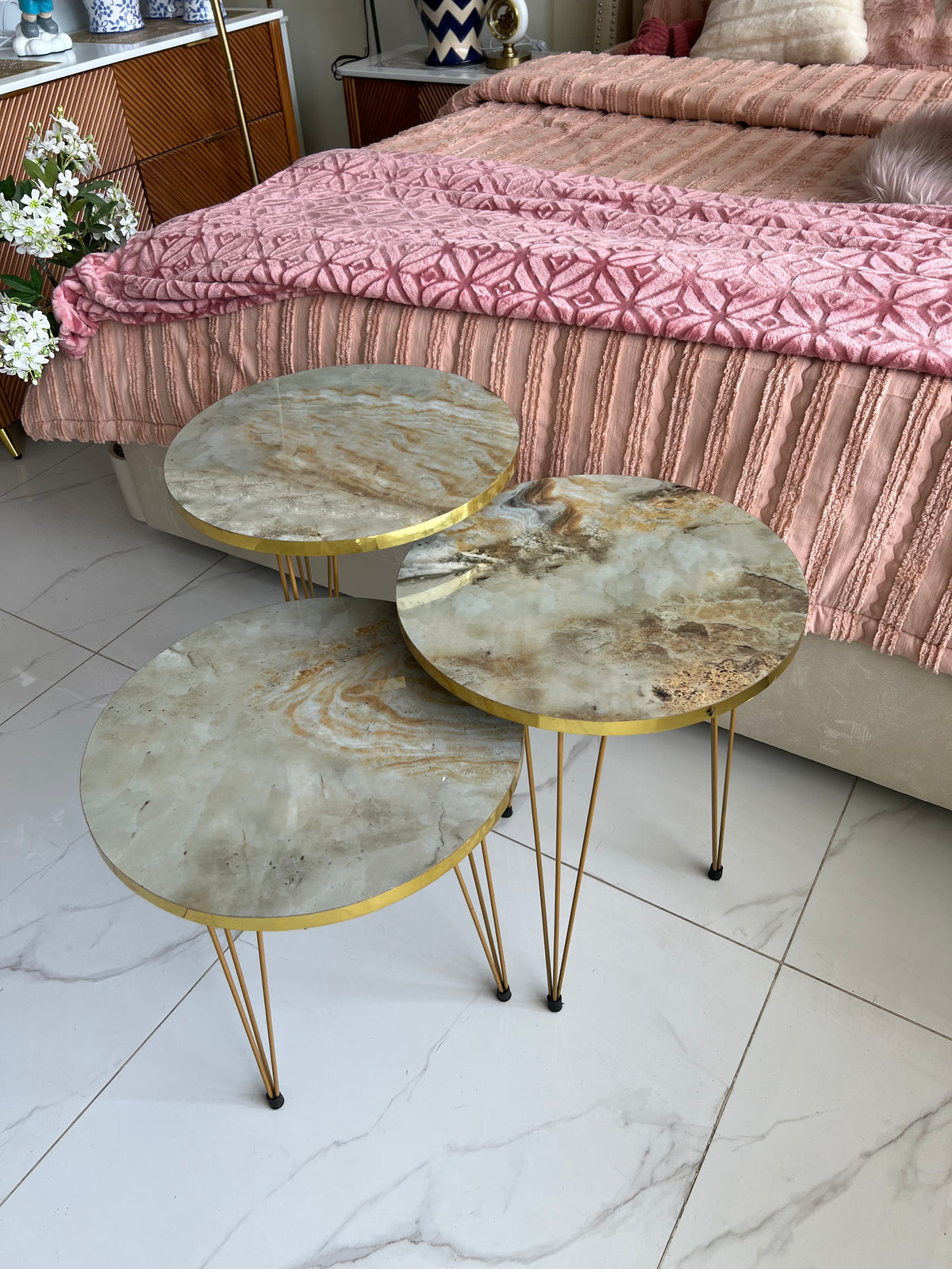Set of 3 nesting table 004