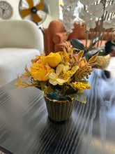 Ceramic Gold planter 12