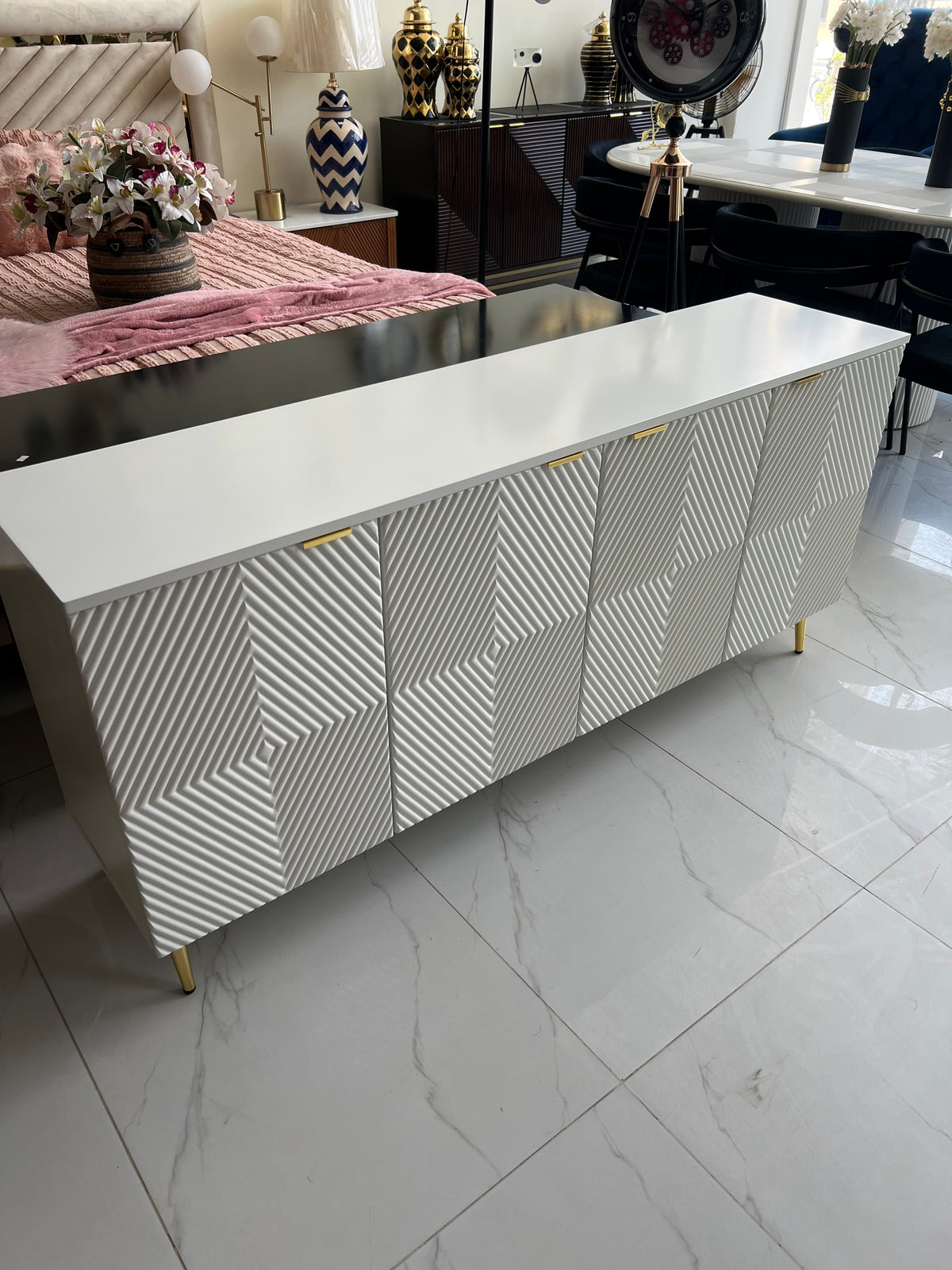 White Whisper Console