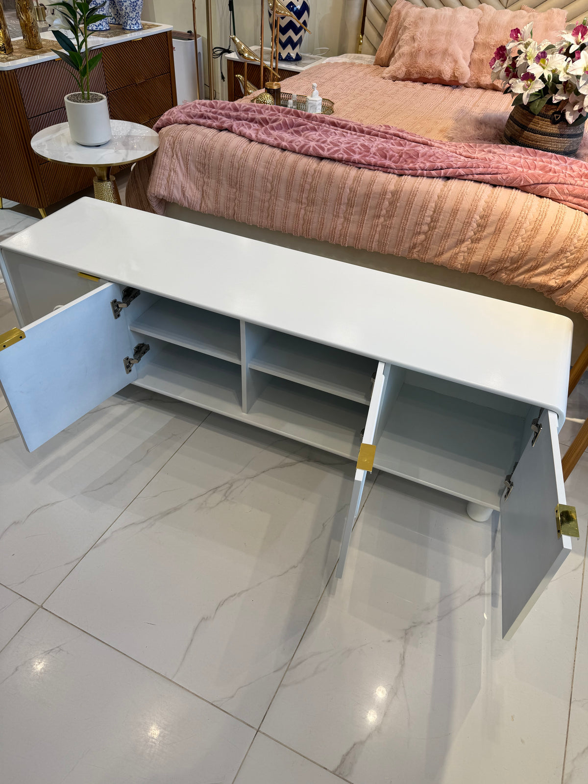 Curved Grace TV Console