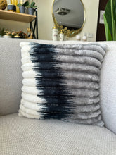 Flurry Cushion 02
