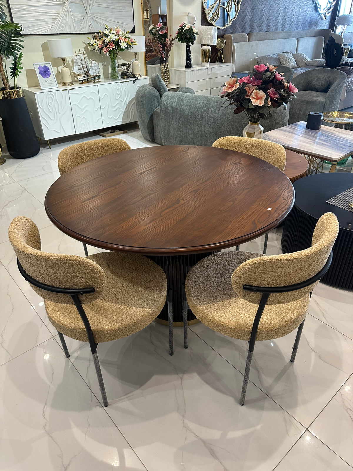 Ashwood Dinning Table 4 seater