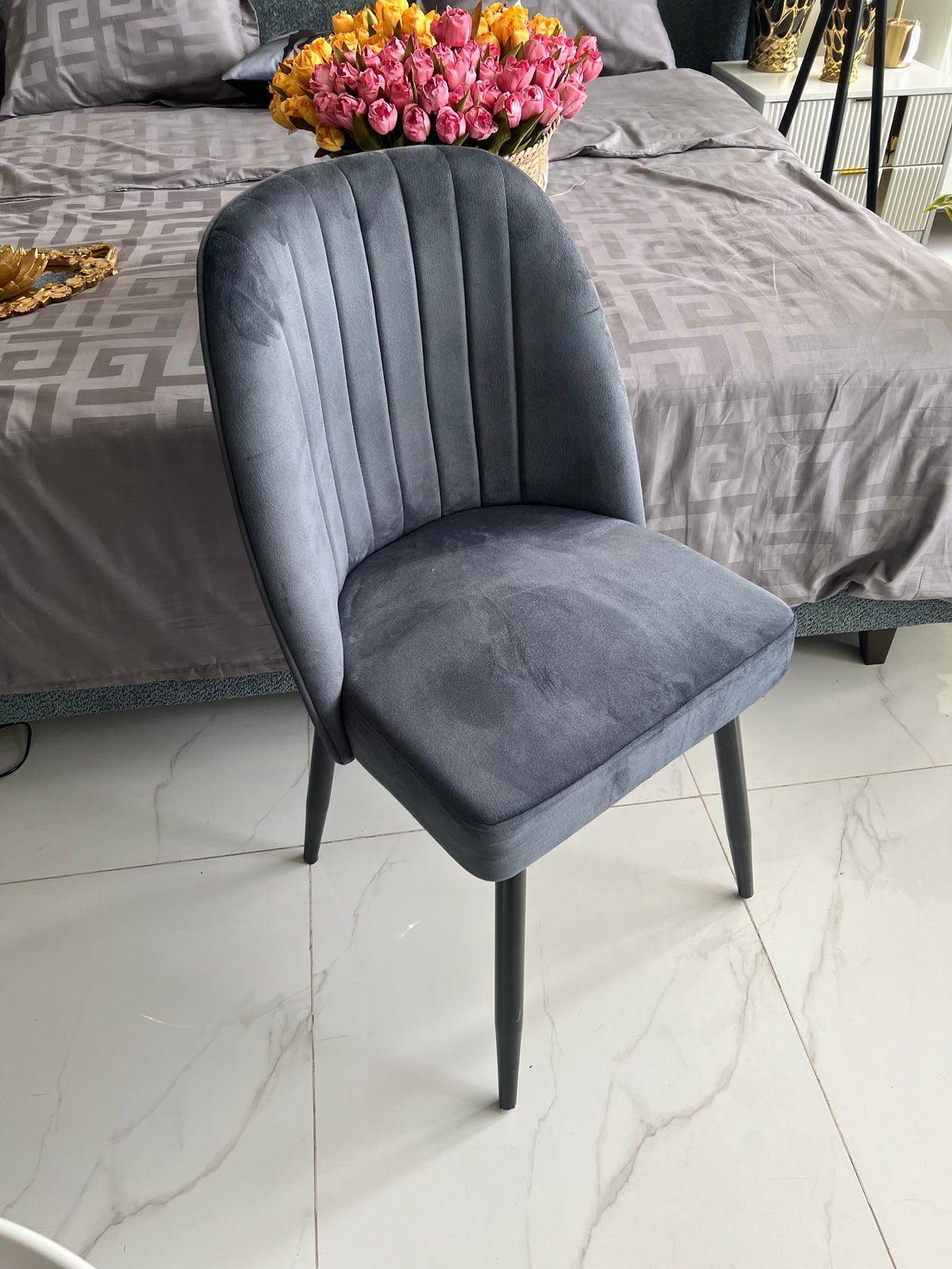 Dawn chair 05 (dark grey)