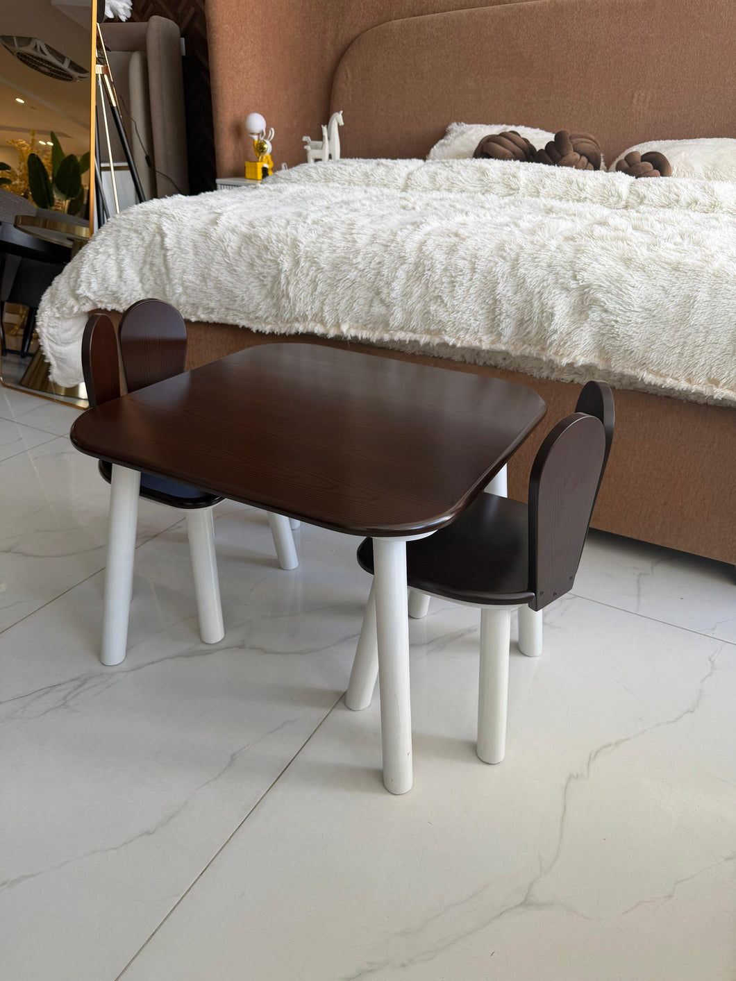 Bunny Table and Chair set 03