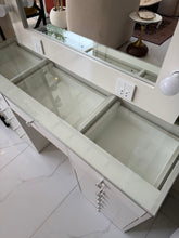 Pearl Mirror Console
