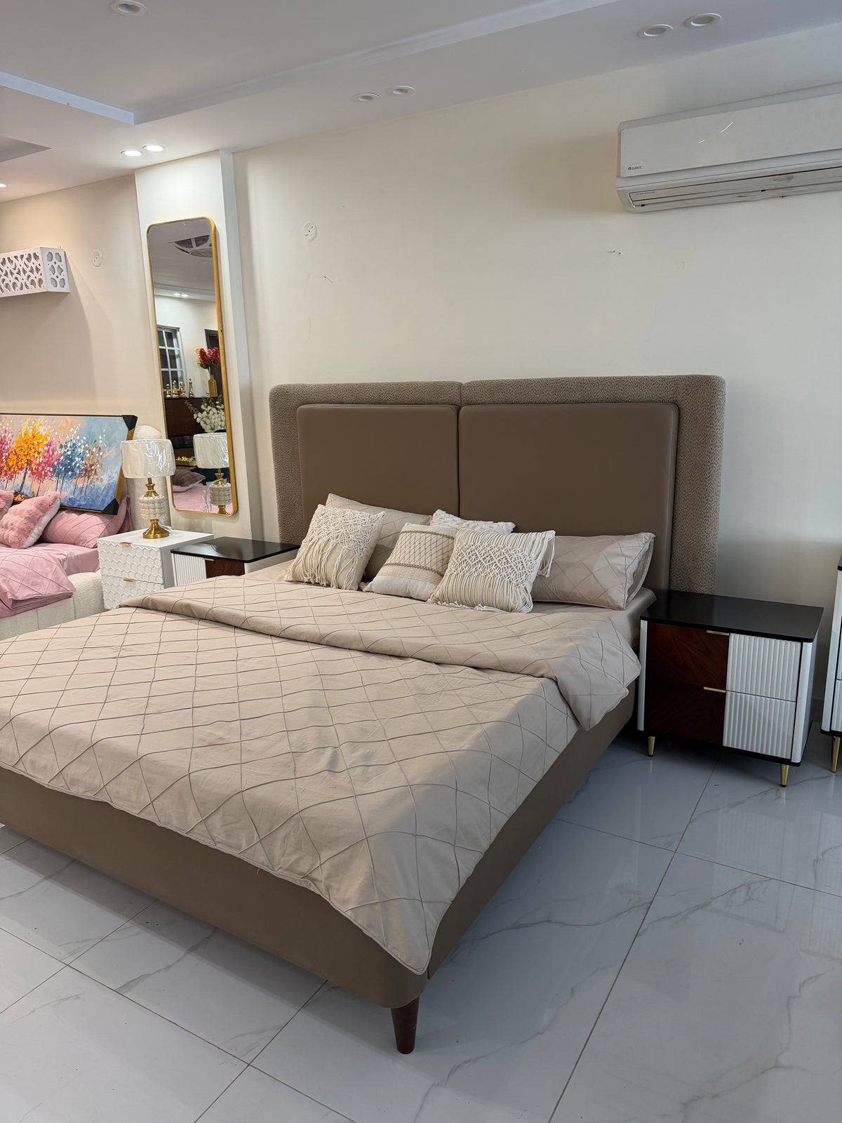 Leather Luxe Bed Set 02