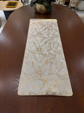 Table Runner 002