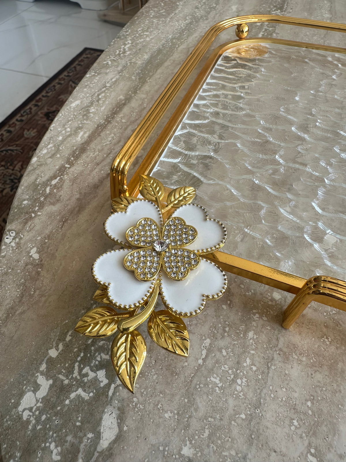 Metallic flower tray with textured glass