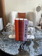 Bookend 003