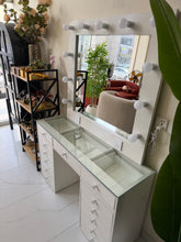 Pearl Mirror Console