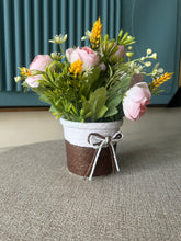 Peach Daisies in Rustic Planter 004