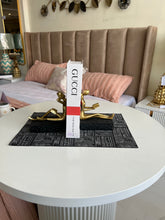 Bookend 001