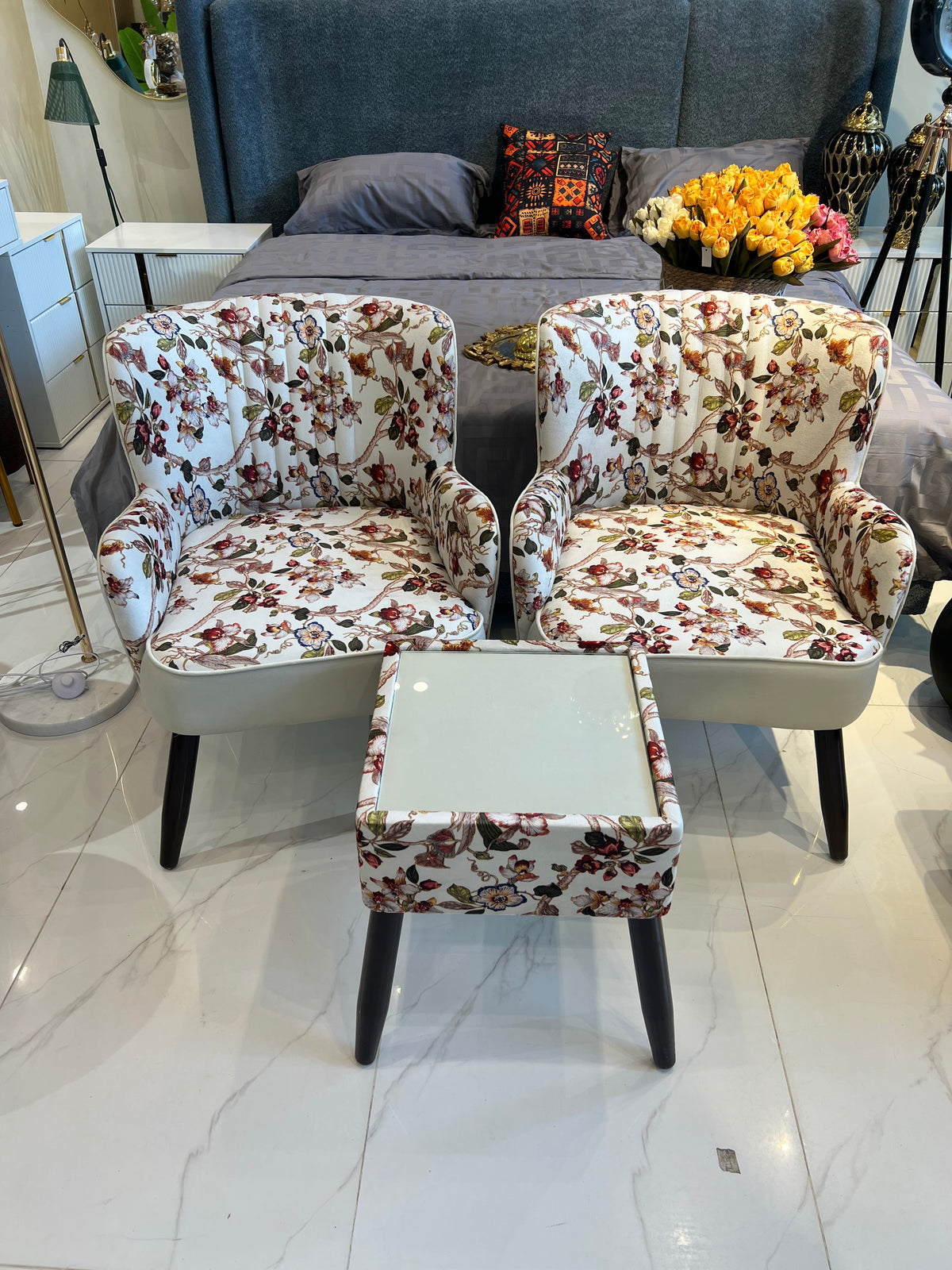 Allure Chair 026 with table