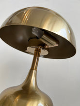 Metallic Body Round Lamp