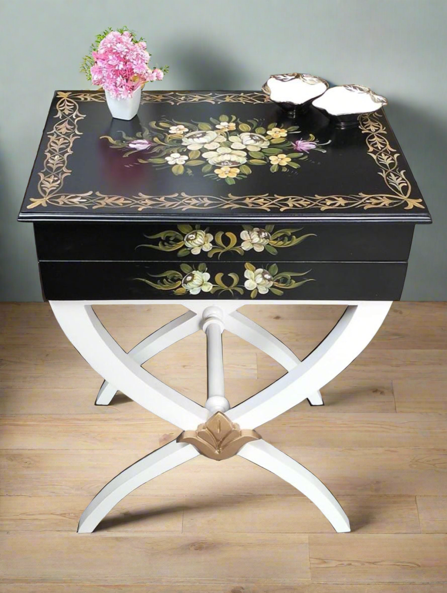 Elisa Black&Whte side Table Hand Painted