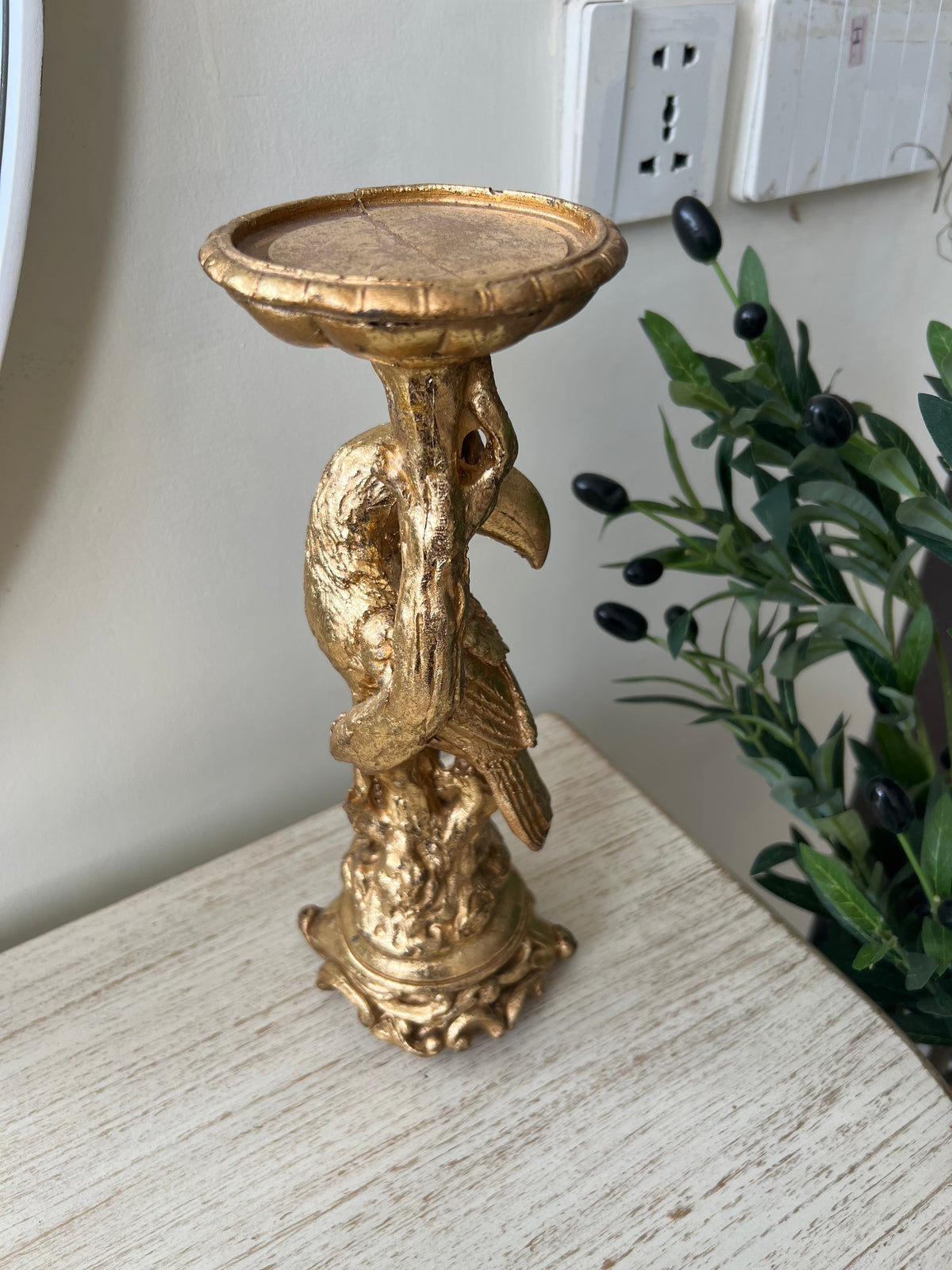 Toucan bird candle stand