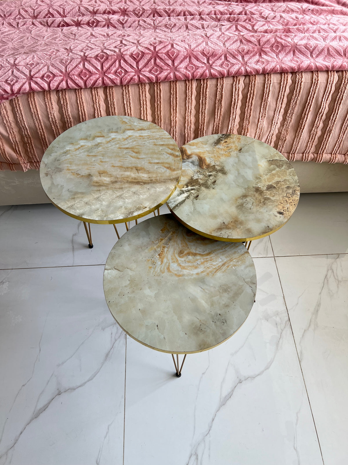 Set of 3 nesting table 004