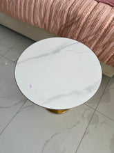 Gold line Table