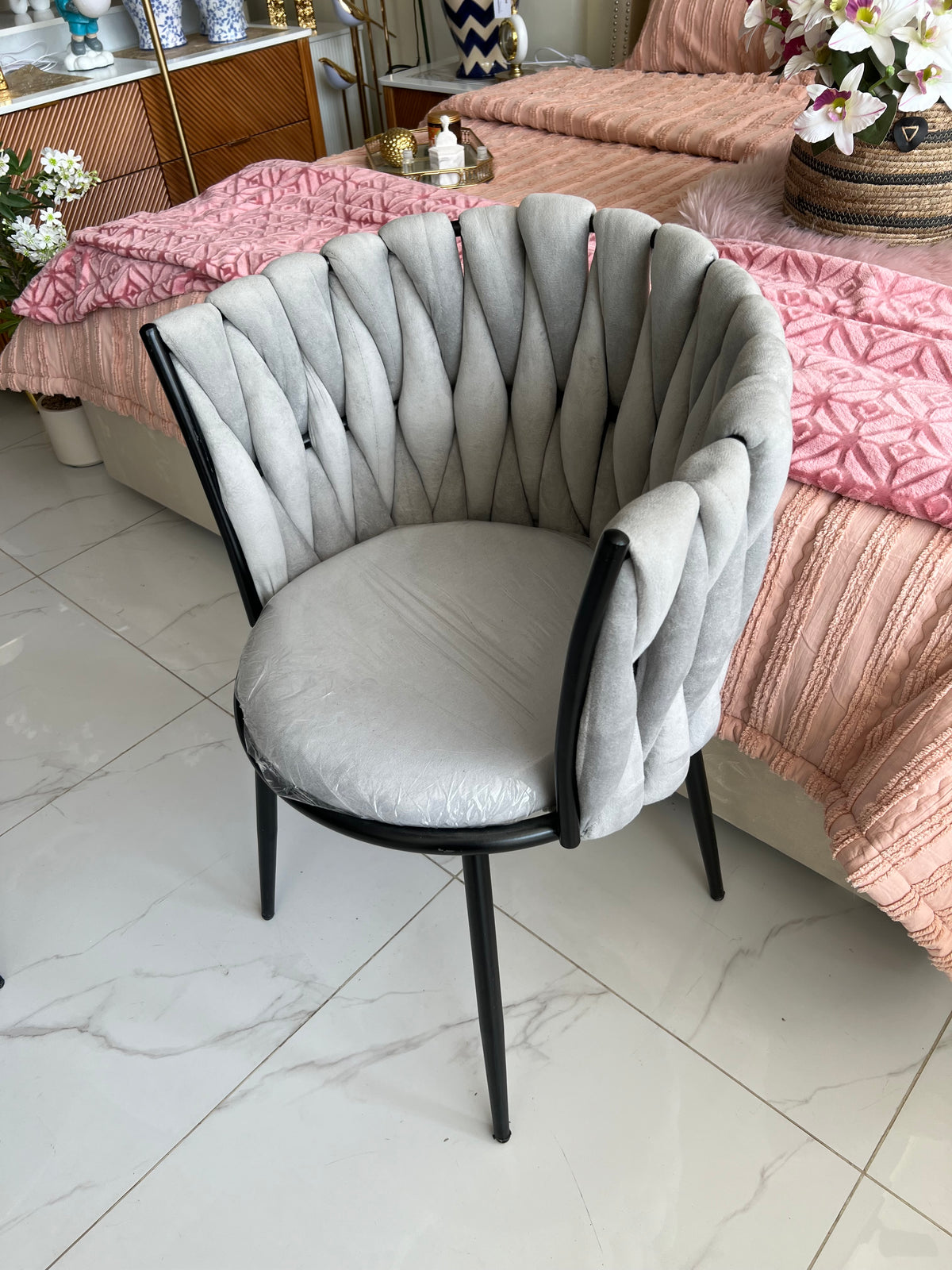 Grey Knotted chair set with table