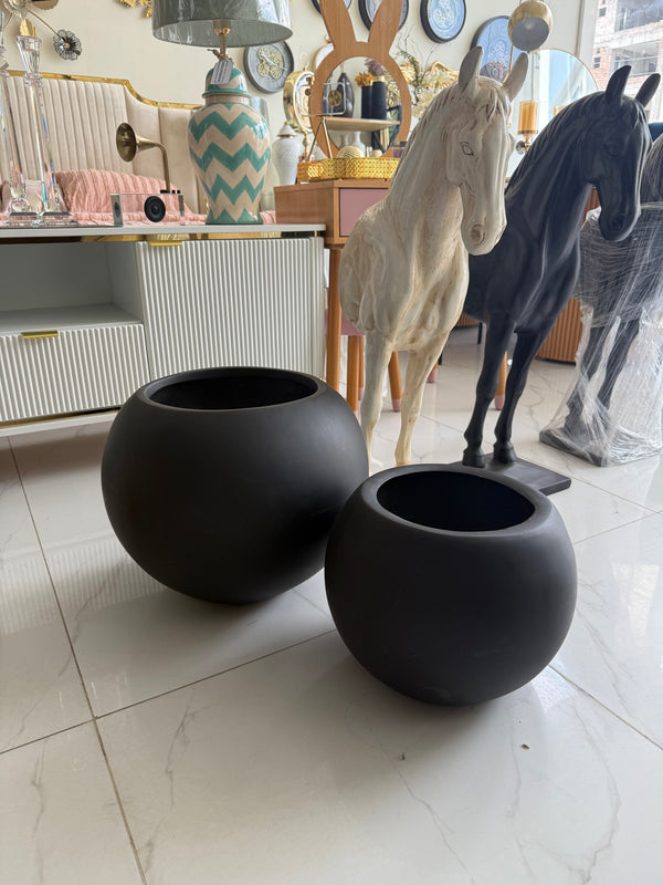 Round Pot Black/White