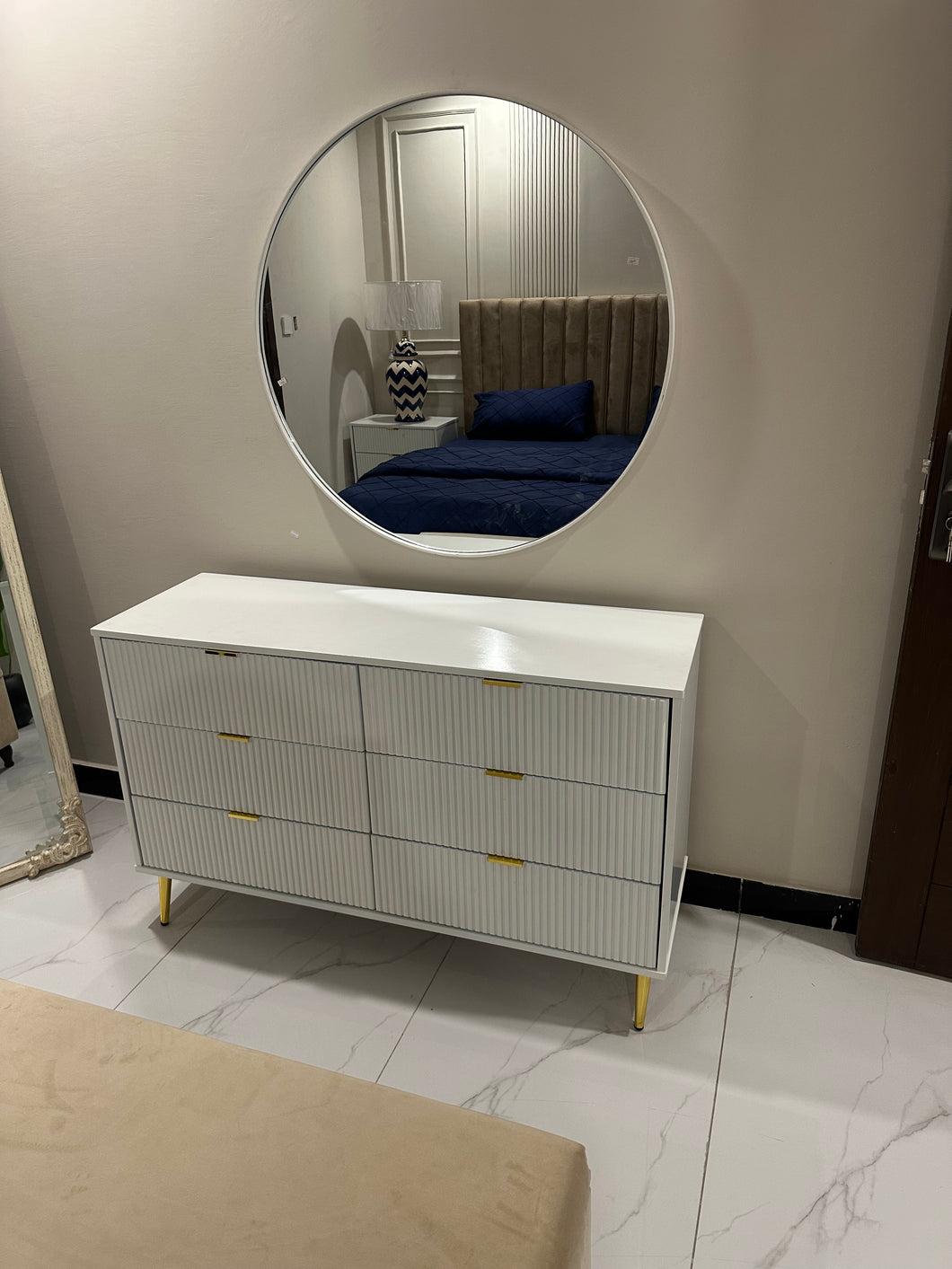 Alittee Dressing Table