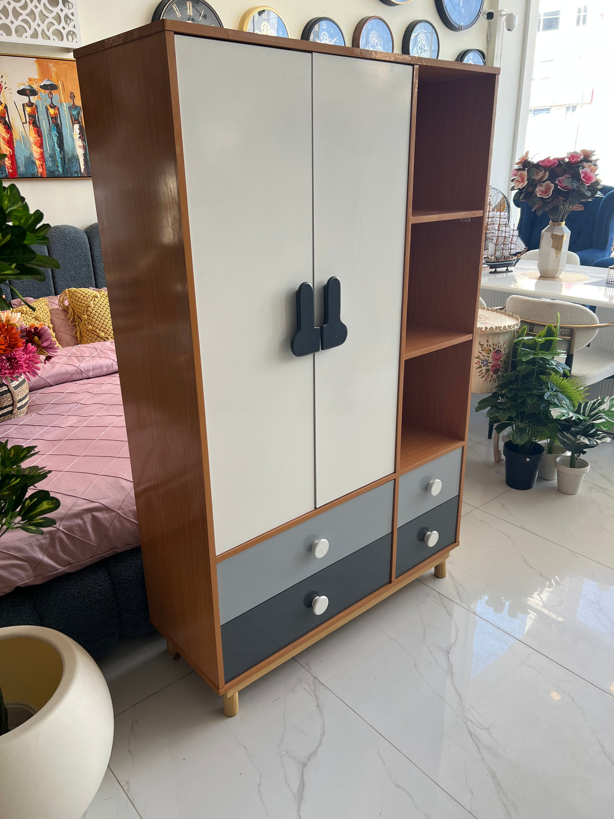 Kids Wardrobe (Lahore pickup only)