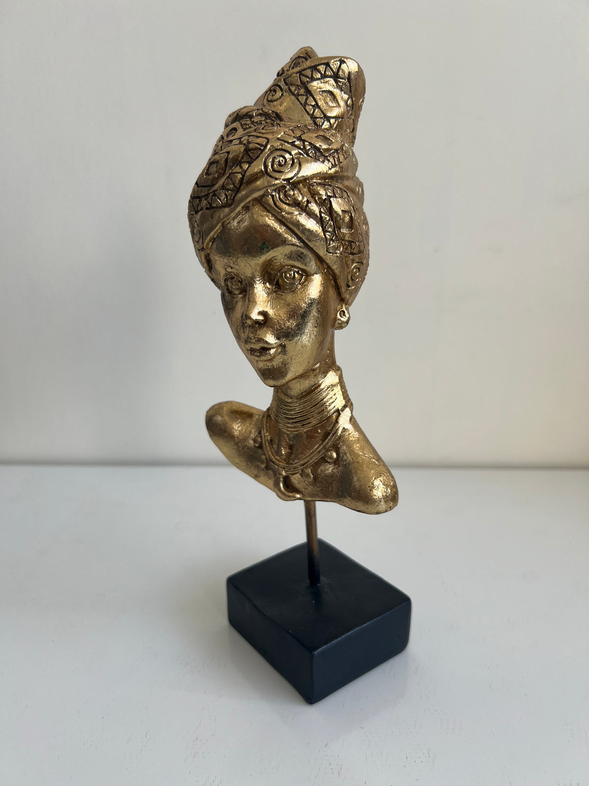 African Lady Face Sculpture Gold 02