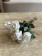 Rose Bunch White