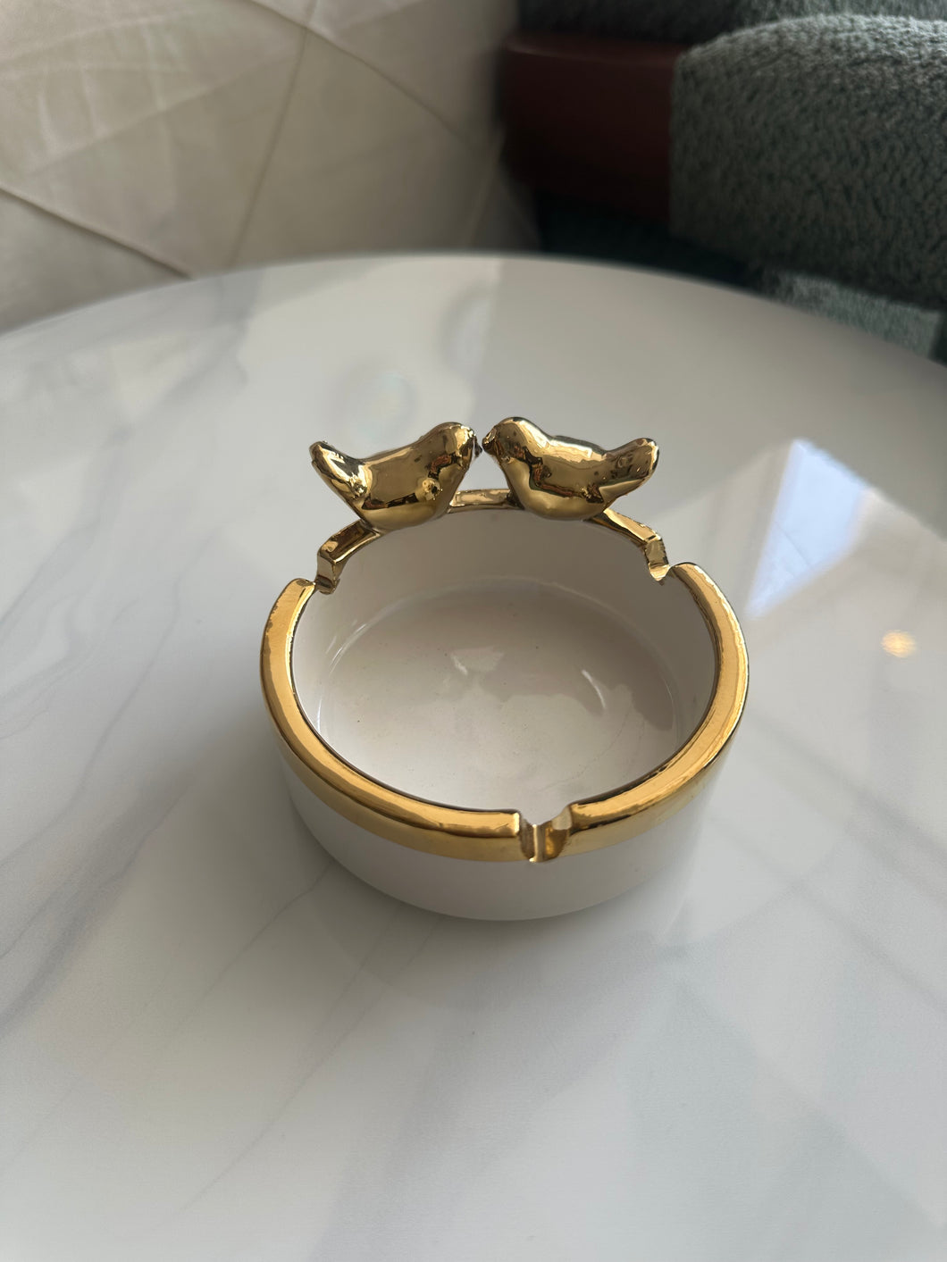 Ash tray white 08