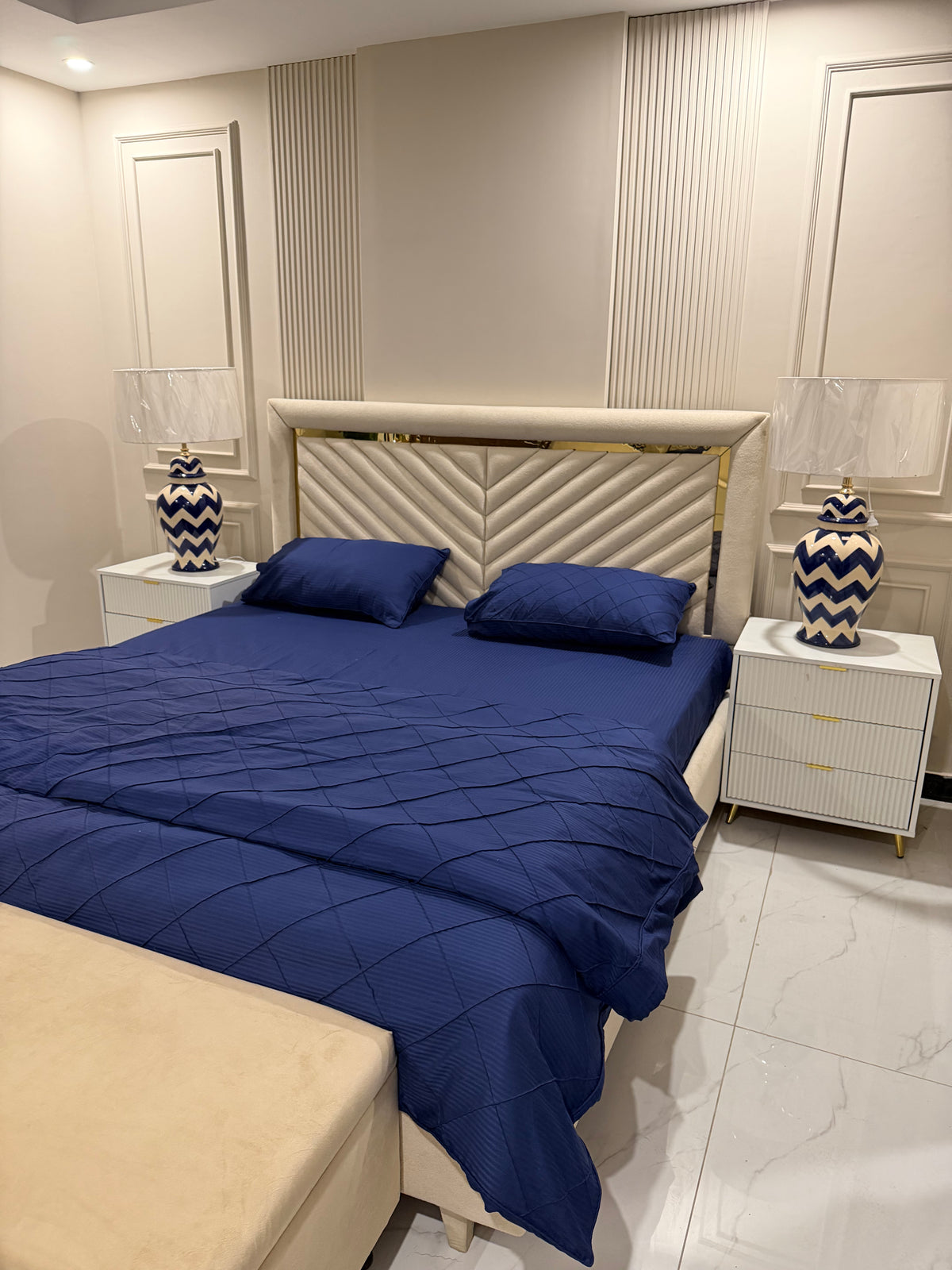 V design Bed set