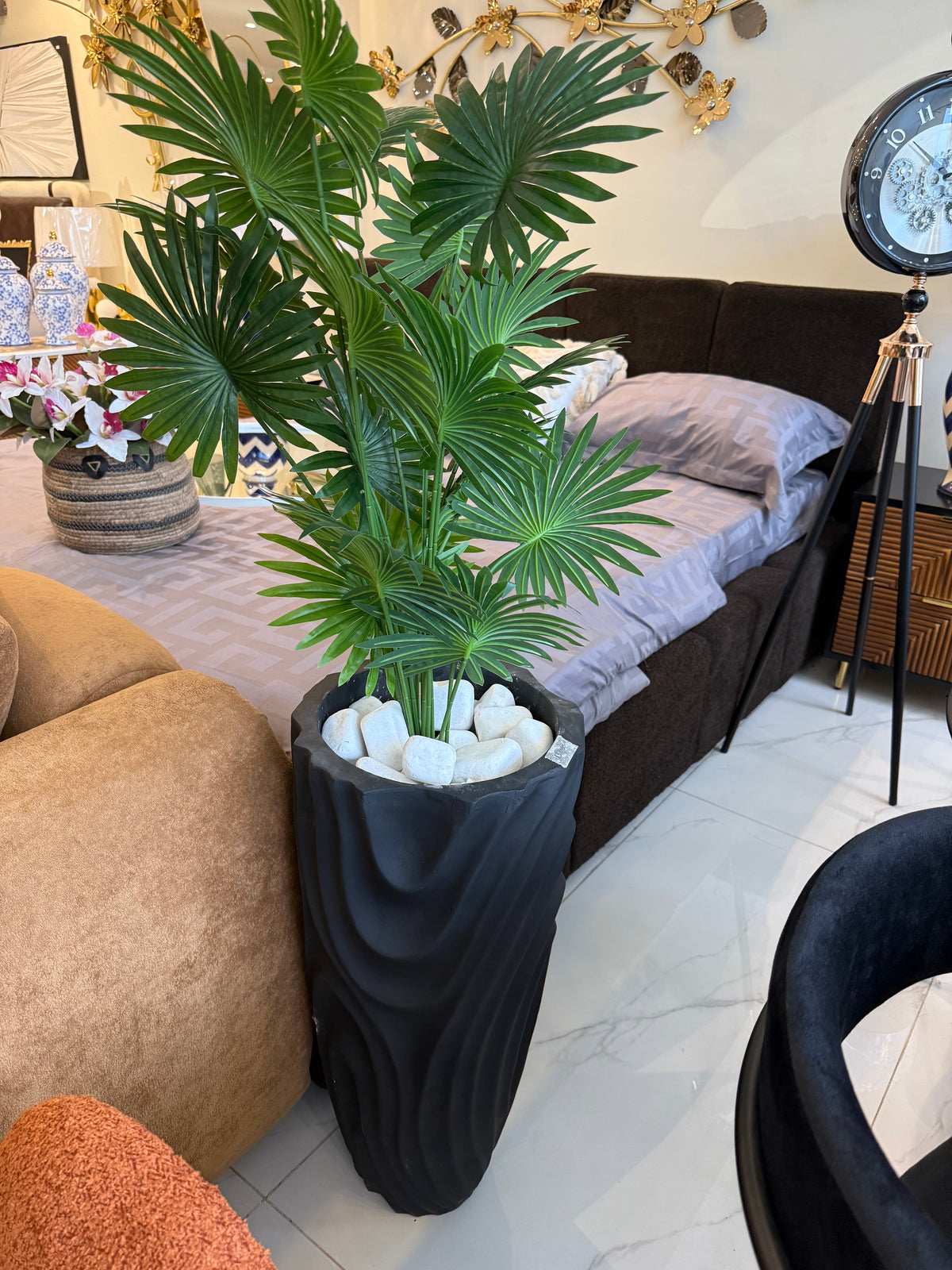 Artificial plants and planter 29