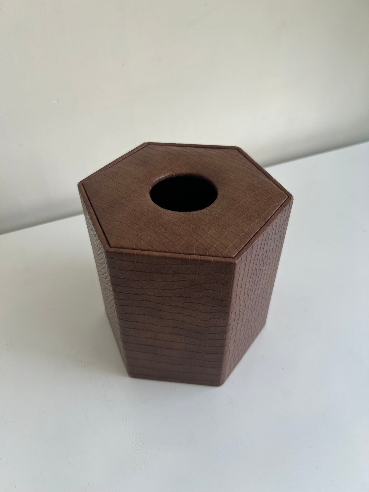 Leather Tissue box round 05