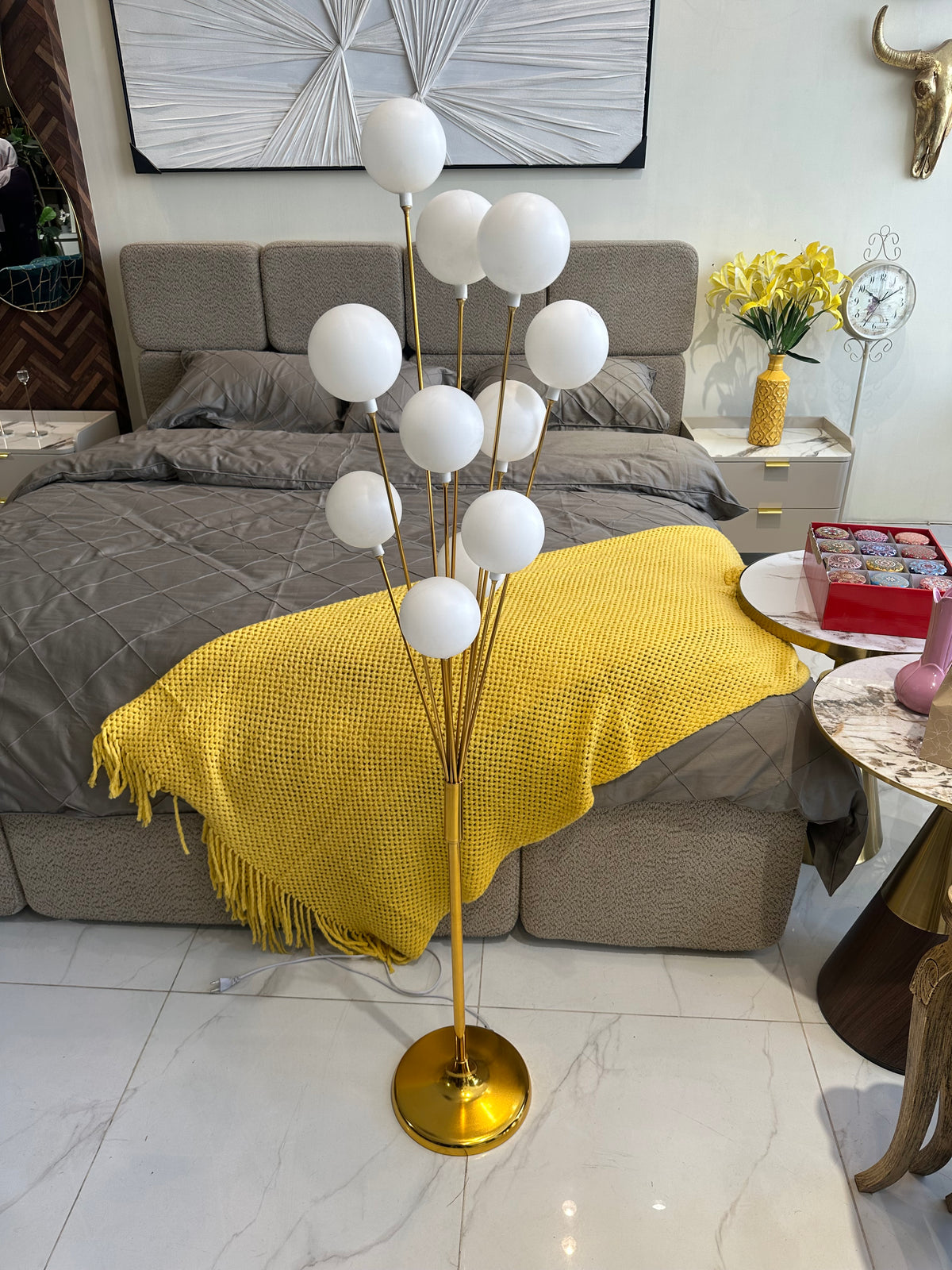 Round Led standing lamp 03