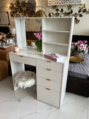 Bella makeup Vanity