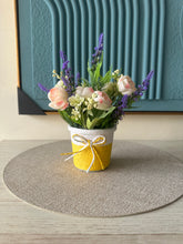 Peach Daisies in Rustic Planter 003