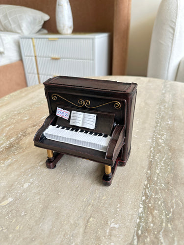Piano Decor
