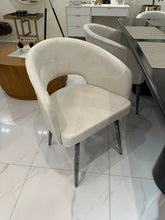 Monarch Dinning Table