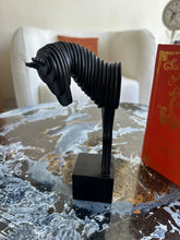Bookend 005