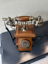 Telephone Vintage 06